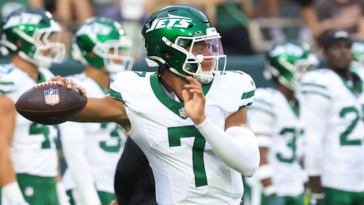 NY Jets quarterback Justin Fields