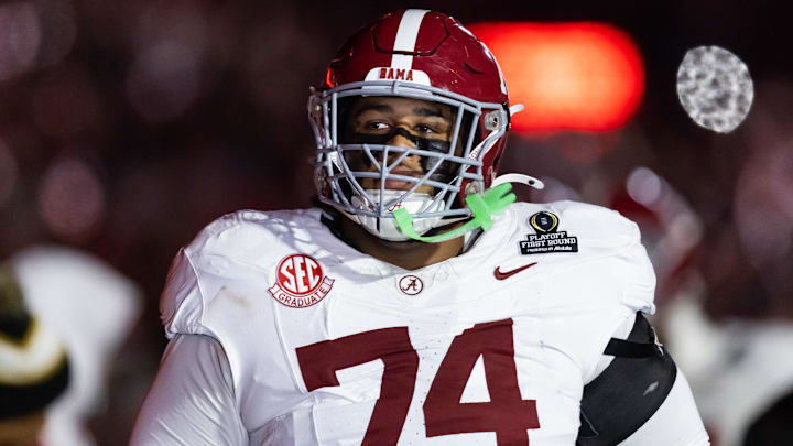 Alabama Crimson Tide offensive lineman Kadyn Proctor against the Oklahoma Sooners during the CFP National Playoff.