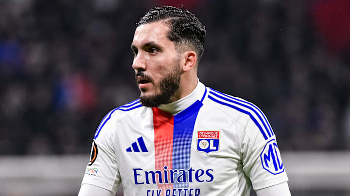 Rayan Cherki débute pour ce choc.