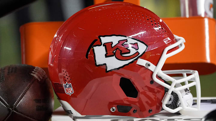 Nov 6, 2022; Kansas City, Missouri, USA; A general view of a Kansas City Chiefs helmet against the Tennessee Titans during the second half of the game at GEHA Field at Arrowhead Stadium. Mandatory Credit: Denny Medley-Imagn Images Nov 6, 2022; Kansas City, Missouri, USA; A general view of a Kansas City Chiefs helmet against the Tennessee Titans during the second half of the game at GEHA Field at Arrowhead Stadium. Mandatory Credit: Denny Medley-Imagn Images