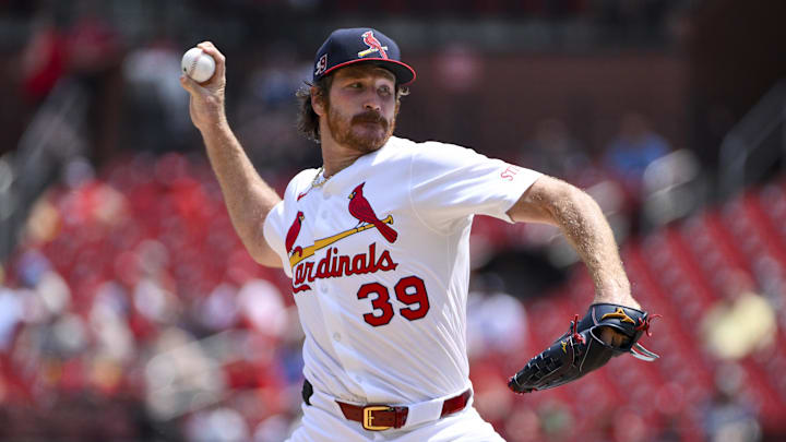 Aug 17, 2025; St. Louis, Missouri, USA; St. Louis Cardinals starting pitcher Miles Mikolas (39) pitches against the New York Yankees during the first inning at Busch Stadium. Mandatory Credit: Jeff Curry-Imagn Images Aug 17, 2025; St. Louis, Missouri, USA; St. Louis Cardinals starting pitcher Miles Mikolas (39) pitches against the New York Yankees during the first inning at Busch Stadium. Mandatory Credit: Jeff Curry-Imagn Images