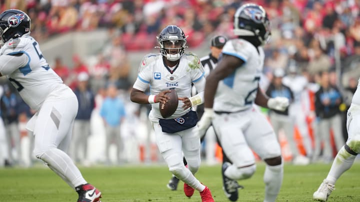 Tennessee Titans quarterback Cam Ward (1)