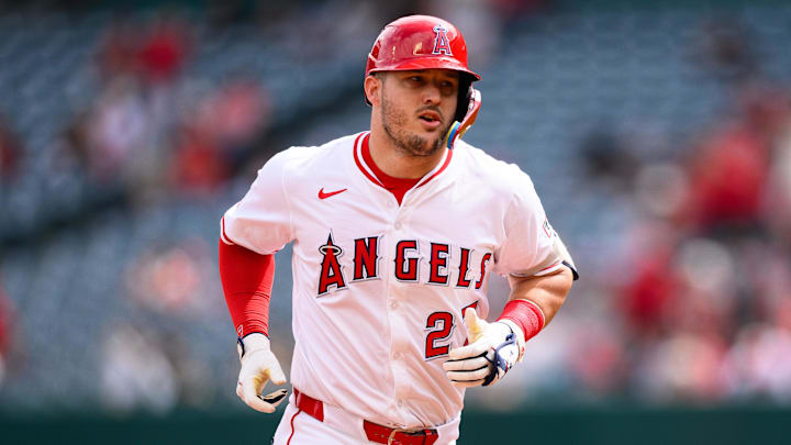 Los Angeles Angels designated hitter Mike Trout (27) 