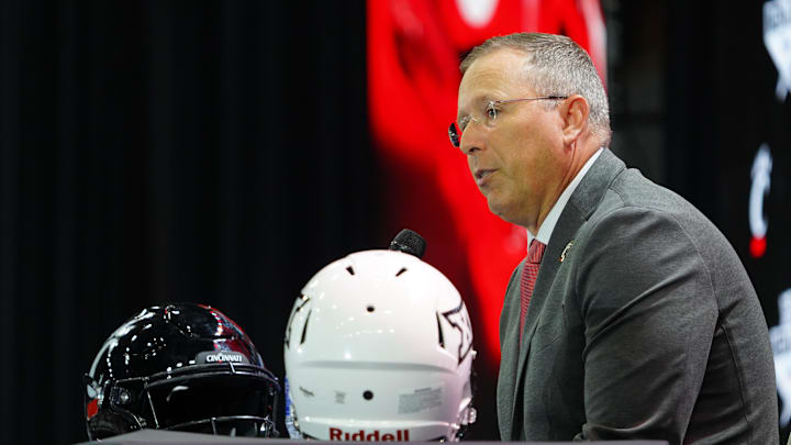 Jul 8, 2025; Frisco, TX, USA; Cincinnati head coach Scott Satterfield addresses the media during 2025 Big 12 Football Media Days at The Star. Mandatory Credit: Raymond Carlin III-Imagn Images Jul 8, 2025; Frisco, TX, USA; Cincinnati head coach Scott Satterfield addresses the media during 2025 Big 12 Football Media Days at The Star. Mandatory Credit: Raymond Carlin III-Imagn Images