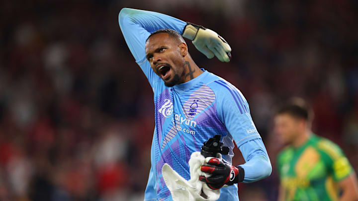 Carlos Miguel disputou dois jogos pelo Nottingham Forest, da Inglaterra, desde a saída do Corinthians.