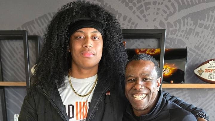 Rashaun Lavata'i has a recruiting moment with JaMarcus Shephard, former UW receivers coach now the Oregon State head man.