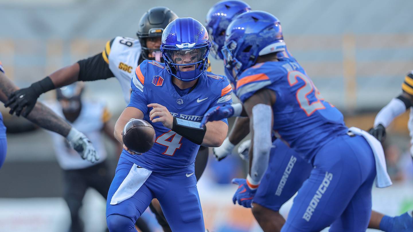 Notre Dame Faces Boise State in High-Stakes Showdown