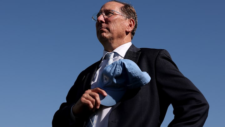 John Textor divulga carta-proposta e espera por trégua com o clube social do Botafogo