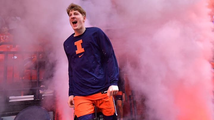 Nov 4, 2024; Champaign, Illinois, USA; Illinois Fighting Illini guard Kasparas Jakucionis (32) takes the court with teammates in a game against the Easter Illinois Panthers at State Farm Center. Mandatory Credit: Ron Johnson-Imagn Images Nov 4, 2024; Champaign, Illinois, USA; Illinois Fighting Illini guard Kasparas Jakucionis (32) takes the court with teammates in a game against the Easter Illinois Panthers at State Farm Center. Mandatory Credit: Ron Johnson-Imagn Images
