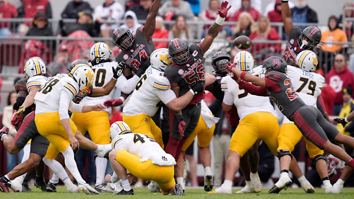 Oklahoma safety Peyton Bowen blocked a field goal in Saturday's win over Missouri. Oklahoma safety Peyton Bowen blocked a field goal in Saturday's win over Missouri.
