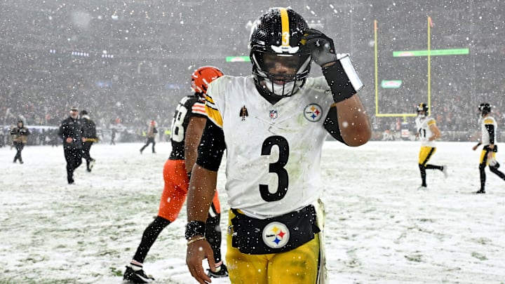Pittsburgh Steelers v Cleveland Browns