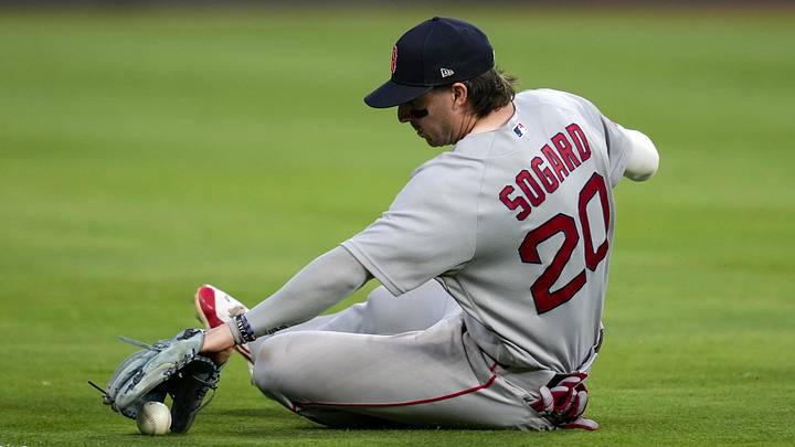 May 20, 2026; Kansas City, Missouri, USA; Boston Red Sox third baseman Nick Sogard (20) feels a base hit by Kansas City Royals right fielder Jac Caglianone (not pictured) during the sixth inning at Kauffman Stadium. Mandatory Credit: Jay Biggerstaff-Imagn Images May 20, 2026; Kansas City, Missouri, USA; Boston Red Sox third baseman Nick Sogard (20) feels a base hit by Kansas City Royals right fielder Jac Caglianone (not pictured) during the sixth inning at Kauffman Stadium. Mandatory Credit: Jay Biggerstaff-Imagn Images