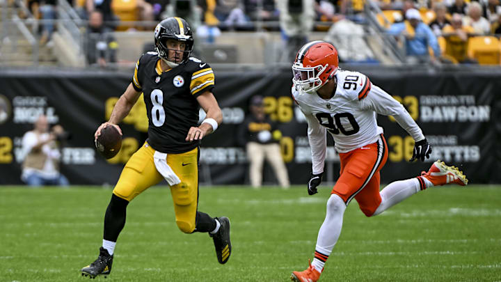 Joe Tryon-Shoyinka is headed to Chicago. 