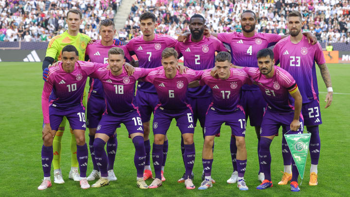 Alemania venció a Grecia en su último duelo de preparación al remontar 2-1. Alemania venció a Grecia en su último duelo de preparación al remontar 2-1.