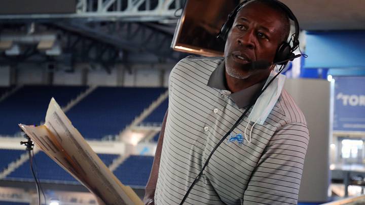 Lomas Brown watches the action against the Green Bay Packers on September 20, 2020.

Lions