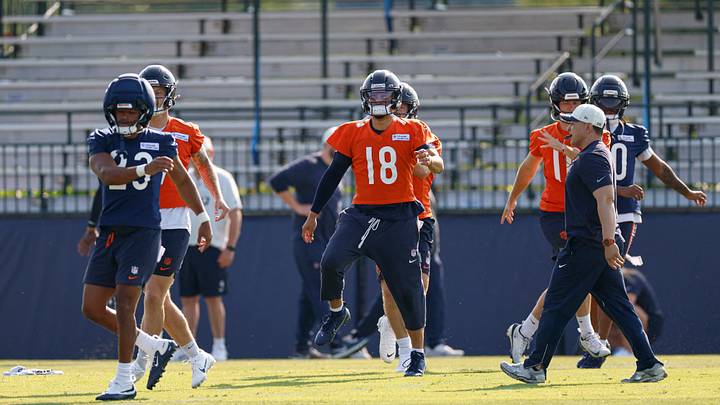 Chicago Bears quarterback Caleb Williams (18) warms up during Training Camp at Halas Hall. Mandatory Credit: Kamil Krzaczynski-Imagn Images Chicago Bears quarterback Caleb Williams (18) warms up during Training Camp at Halas Hall. Mandatory Credit: Kamil Krzaczynski-Imagn Images