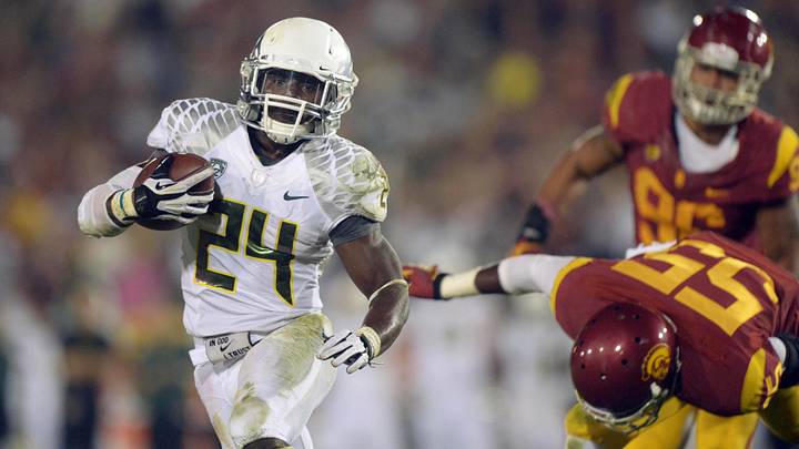 Oregon Ducks Legend Kenjon Barner Calls Out USC Trojans Fans