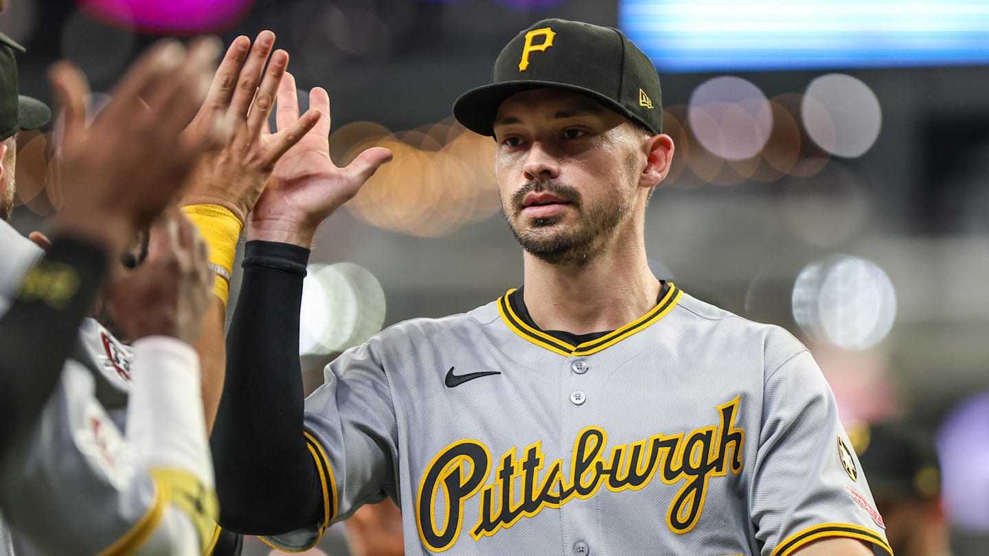 Bryan Reynolds Makes Pirates History vs. Brewers