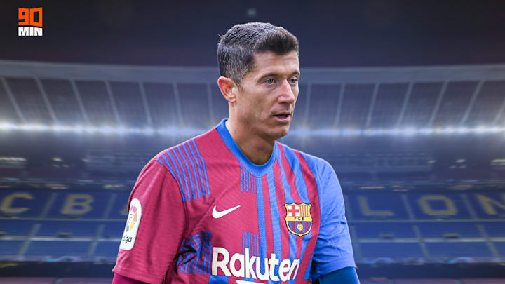 Lewandowski avec le potentiel maillot du FC Barcelone. 