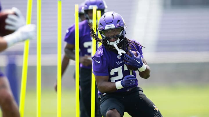 Minnesota Vikings running back Jordan Mason (27) during minicamp. 