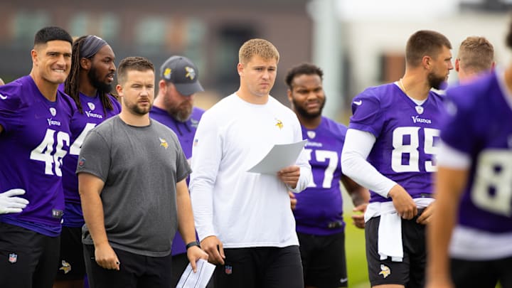 Vikings tight end turned position coach Ben Ellefson
