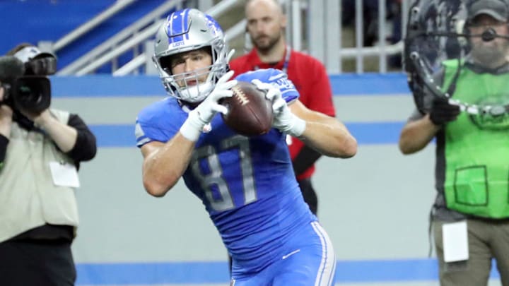 Detroit Lions tight end Sam LaPorta (87) catches a touchdown pass against the Carolina Panthers