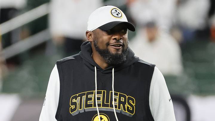 Oct 16, 2025; Cincinnati, Ohio, USA; Pittsburgh Steelers head coach Mike Tomlin looks on during warmups before the game against the Cincinnati Bengals at Paycor Stadium. Mandatory Credit: Joseph Maiorana-Imagn Images
