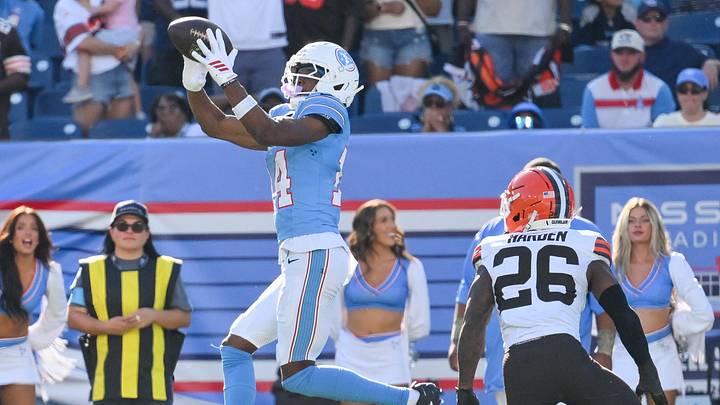 Oct 25, 2026; Nashville, Tennessee, USA; Tennessee Titans wider receiver Carnell Tate (14) makes a catch against the Cleveland Browns during the second half at Nissan Stadium. Mandatory Credit: Steve Roberts-Imagn Images Oct 25, 2026; Nashville, Tennessee, USA; Tennessee Titans wider receiver Carnell Tate (14) makes a catch against the Cleveland Browns during the second half at Nissan Stadium. Mandatory Credit: Steve Roberts-Imagn Images