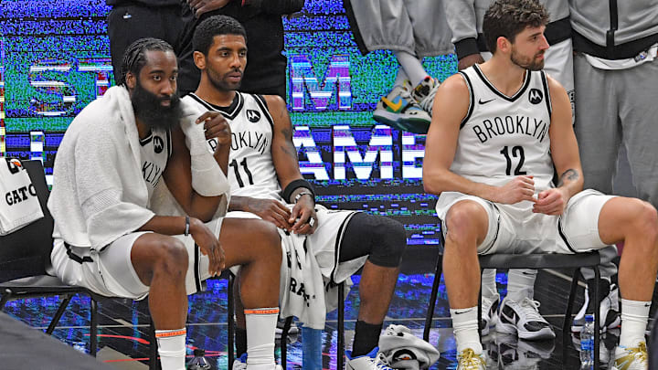 Kyrie Irving sigue con un panorama incierto