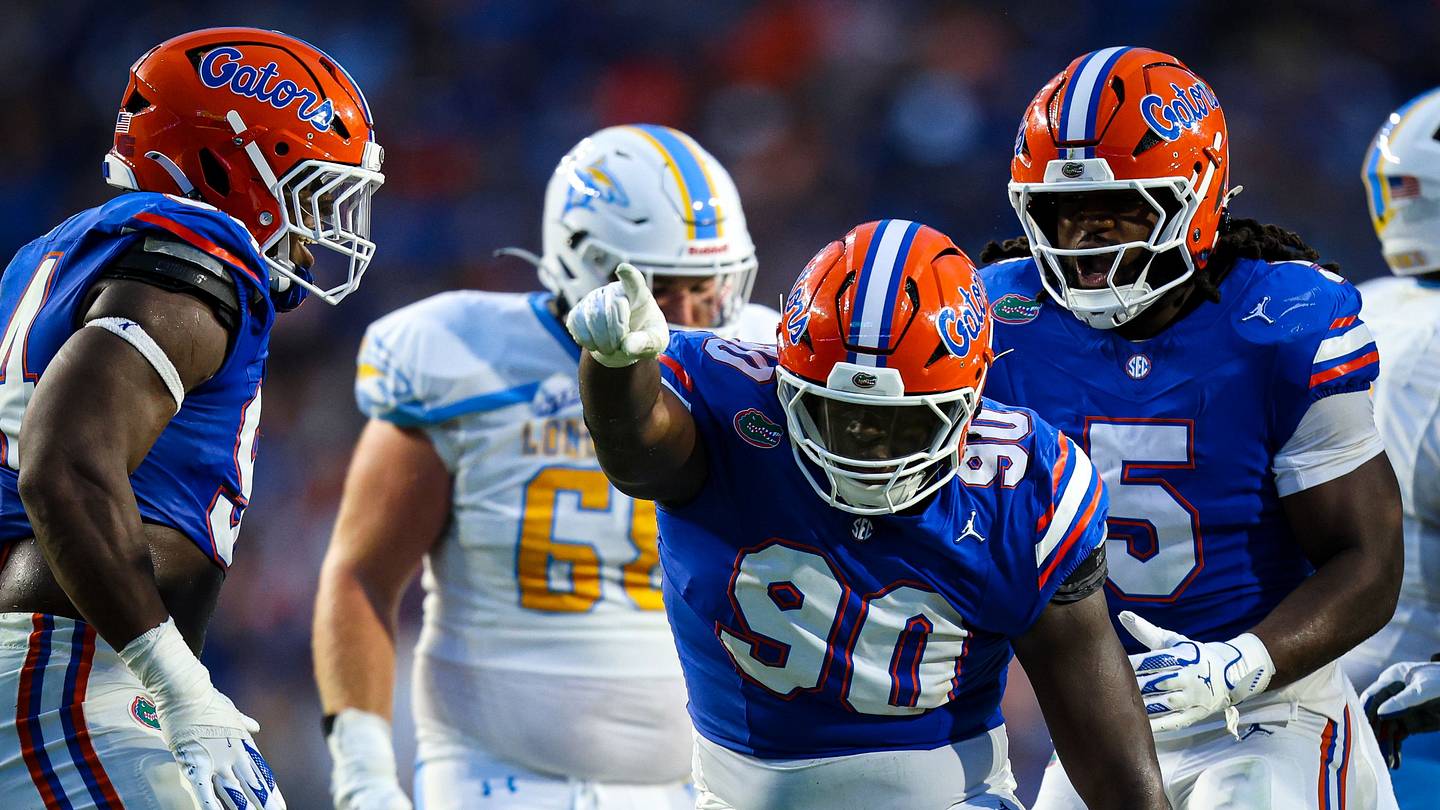 Gators Rise in AP Poll After Long Island Win