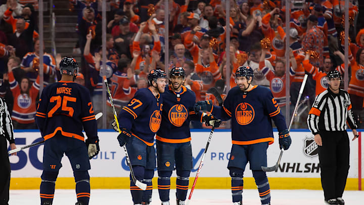 Calgary Flames v Edmonton Oilers - Game Four