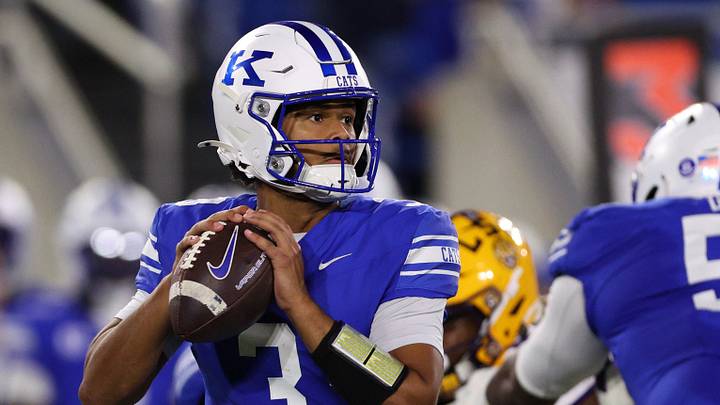 Oct 10, 2026; Lexington, Kentucky, USA; Kentucky Wildcats quarterback Kenny Minchey (3) looks to throw a pass against the LSU Tigers during the third quarter at Kroger Field. Mandatory Credit: Jordan Prather-Imagn Images Oct 10, 2026; Lexington, Kentucky, USA; Kentucky Wildcats quarterback Kenny Minchey (3) looks to throw a pass against the LSU Tigers during the third quarter at Kroger Field. Mandatory Credit: Jordan Prather-Imagn Images