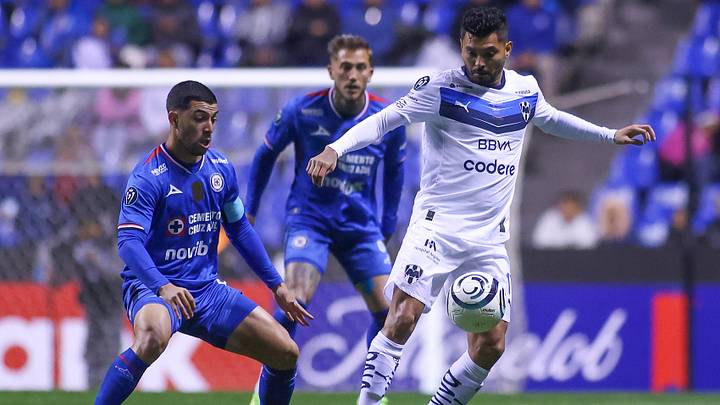 Erik Lira y Jesús 'Tecatito' Corona en la Concachampions