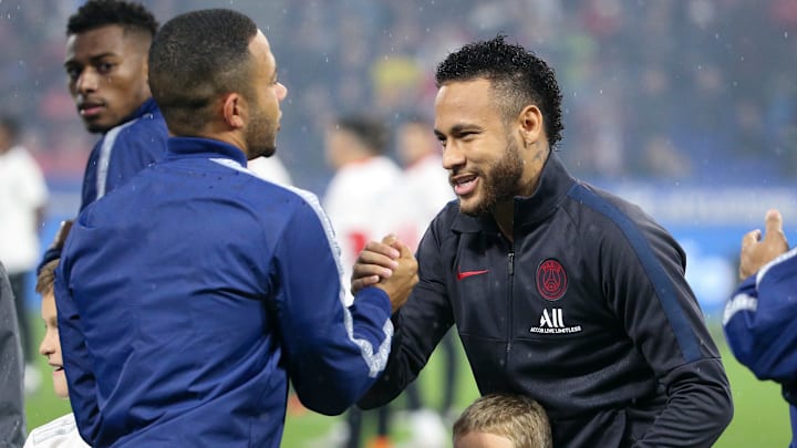 Neymar e Memphis se enfrentaram seis vezes na França Neymar e Memphis se enfrentaram seis vezes na França