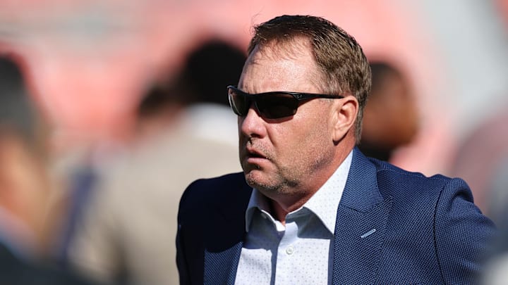 Nov 25, 2023; Auburn, Alabama, USA; Auburn Tigers head coach Hugh Freeze waits on is team to gather Nov 25, 2023; Auburn, Alabama, USA; Auburn Tigers head coach Hugh Freeze waits on is team to gather
