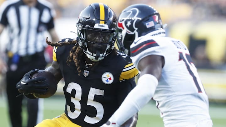 Aug 9, 2024; Pittsburgh, Pennsylvania, USA; Pittsburgh Steelers running back Jonathan Ward (35) runs the ball as Houston Texans cornerback Kris Boyd (17) defends during the second quarter at Acrisure Stadium. Mandatory Credit: Charles LeClaire-Imagn Images Aug 9, 2024; Pittsburgh, Pennsylvania, USA; Pittsburgh Steelers running back Jonathan Ward (35) runs the ball as Houston Texans cornerback Kris Boyd (17) defends during the second quarter at Acrisure Stadium. Mandatory Credit: Charles LeClaire-Imagn Images