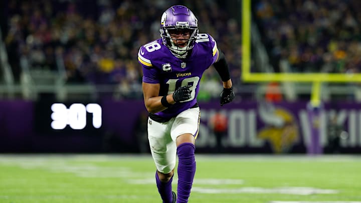 Green Bay Packers v Minnesota Vikings