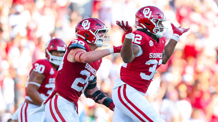 Oklahoma defensive end R Mason Thomas