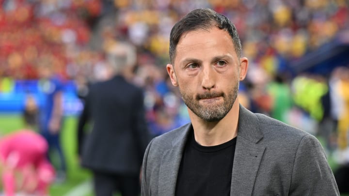 Domenico Tedesco a pris la suite de Roberto Martinez. Domenico Tedesco a pris la suite de Roberto Martinez.