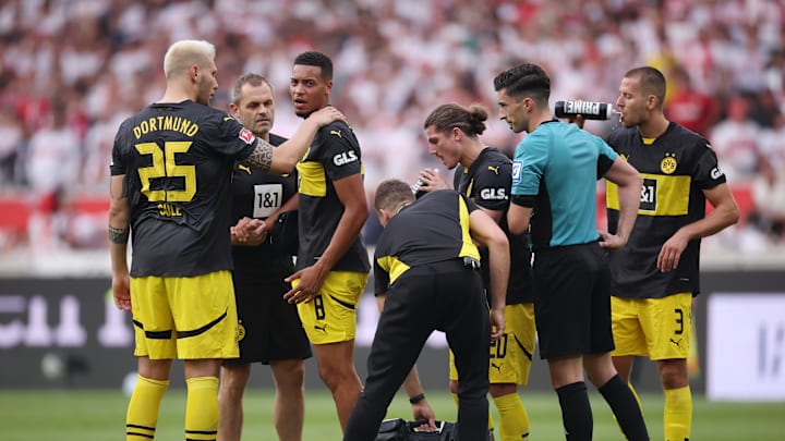 VfB Stuttgart v Borussia Dortmund - Bundesliga