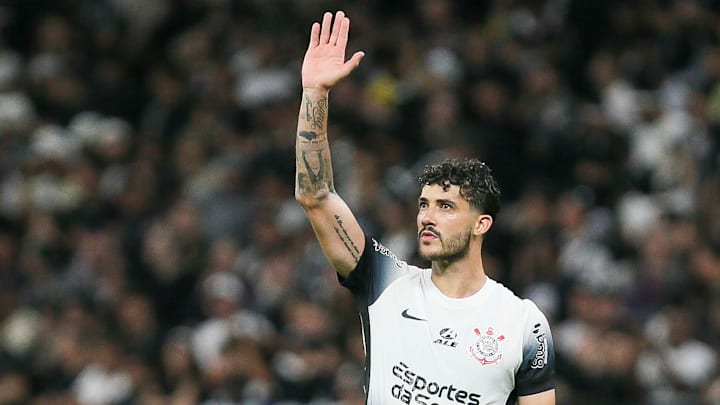 Gustavo Henrique completou um ano de Corinthians neste mês