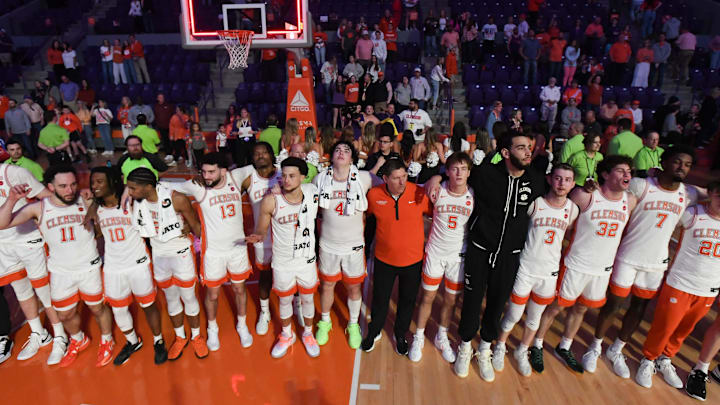 Feb 26, 2025; Clemson, South Carolina, USA; Clemson team celebrates their win against Notre Dame at Littlejohn Coliseum. Feb 26, 2025; Clemson, South Carolina, USA; Clemson team celebrates their win against Notre Dame at Littlejohn Coliseum.