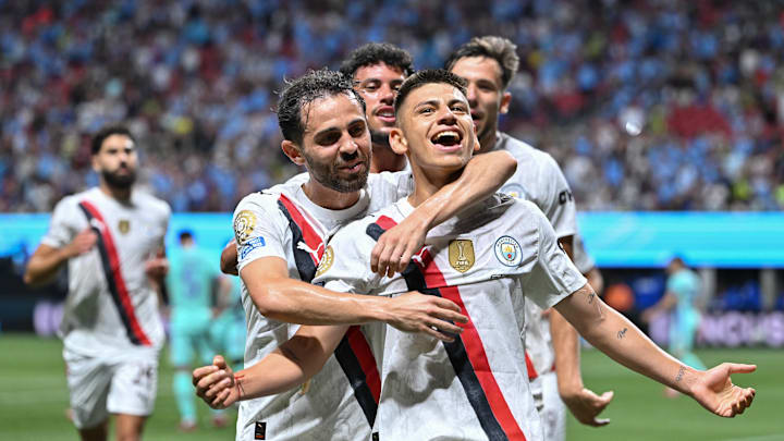 Claudio Echeverri, Manchester City.