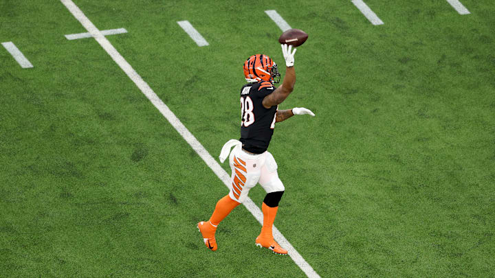 Mixon realizó el pase de la primera anotación de los Bengals