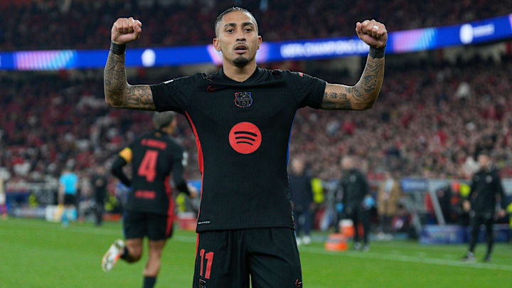 Imprensa espanhola coloca Raphinha entre os fortes candidatos à Bola de Ouro