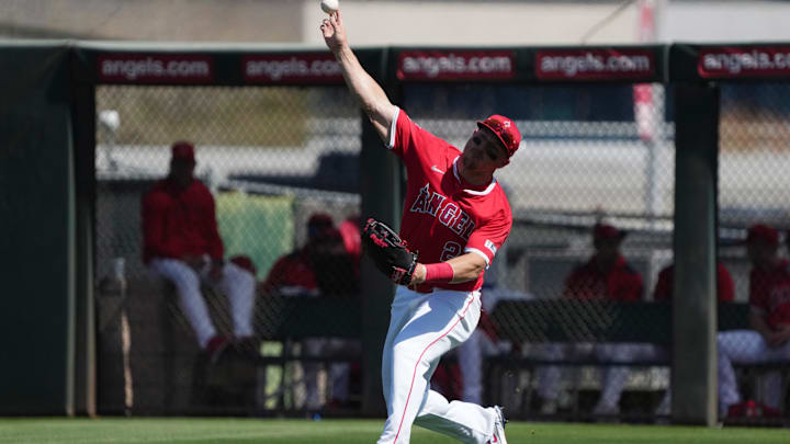 Mar 10, 2025; Tempe, Arizona, USA; Los Angeles Angels outfielder Mike Trout (27) throws the ball in against the Colorado Rockies in the second inning at Tempe Diablo Stadium. Mandatory Credit: Rick Scuteri-Imagn Images Mar 10, 2025; Tempe, Arizona, USA; Los Angeles Angels outfielder Mike Trout (27) throws the ball in against the Colorado Rockies in the second inning at Tempe Diablo Stadium. Mandatory Credit: Rick Scuteri-Imagn Images