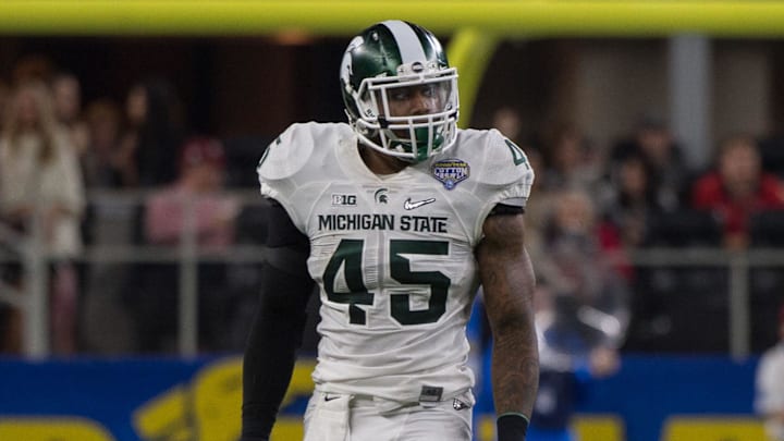 Former Michigan State Spartans linebacker Darien Harris has been hired for a frot office role with the New York Giants. Former Michigan State Spartans linebacker Darien Harris has been hired for a frot office role with the New York Giants.