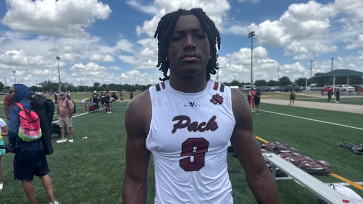 Tre Moore has a UW football offer. 