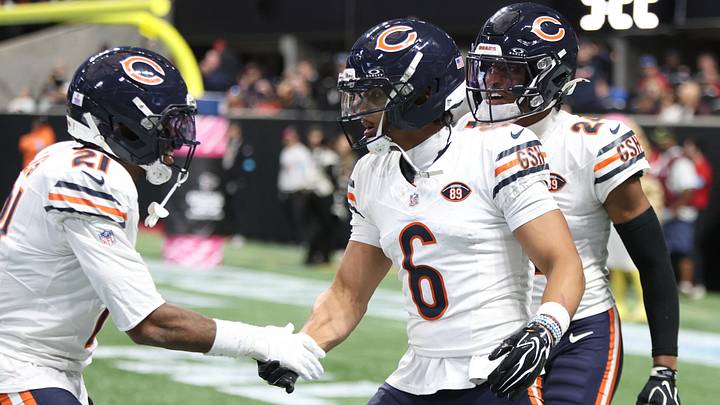 Chicago Bears defensive back Cam Lewis (21) and defensive back Kyler Gordon (6) celebrate during the third quarter against the Atlanta Falcons at Mercedes-Benz Stadium. Mandatory Credit: Brett Davis-Imagn Images Chicago Bears defensive back Cam Lewis (21) and defensive back Kyler Gordon (6) celebrate during the third quarter against the Atlanta Falcons at Mercedes-Benz Stadium. Mandatory Credit: Brett Davis-Imagn Images