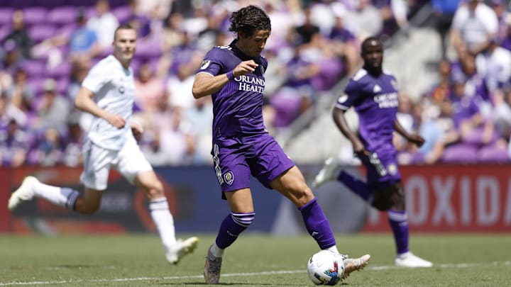 Apr 9, 2022; Orlando, Florida, USA; Orlando City forward Alexandre Pato (7) controls the ball in the